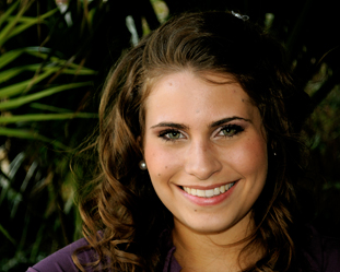 Samantha Wendling Headshot