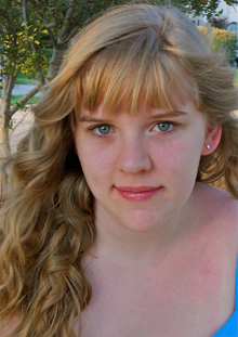 Hannah Schell Headshot
