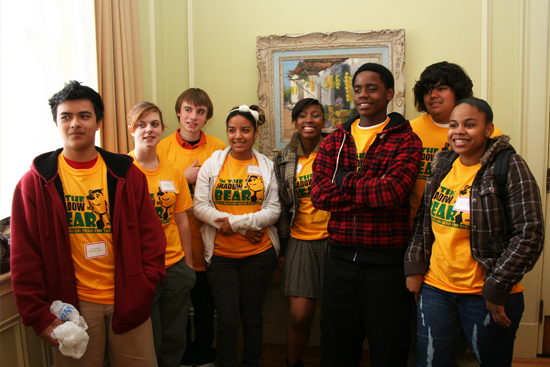 group_pic_home2