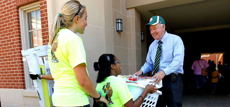 Move-in Day with Judge Starr