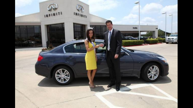 DaNae Couch & car