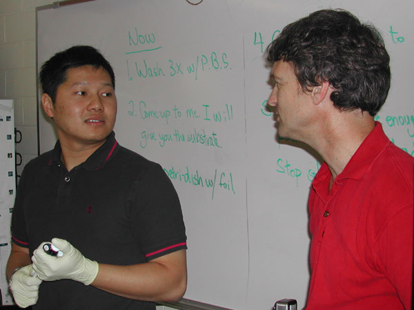 Chris in teaching lab (600w x 449h, 41 KB)