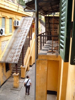 Toumil Samonta - Visit to the Hanoi Hilton