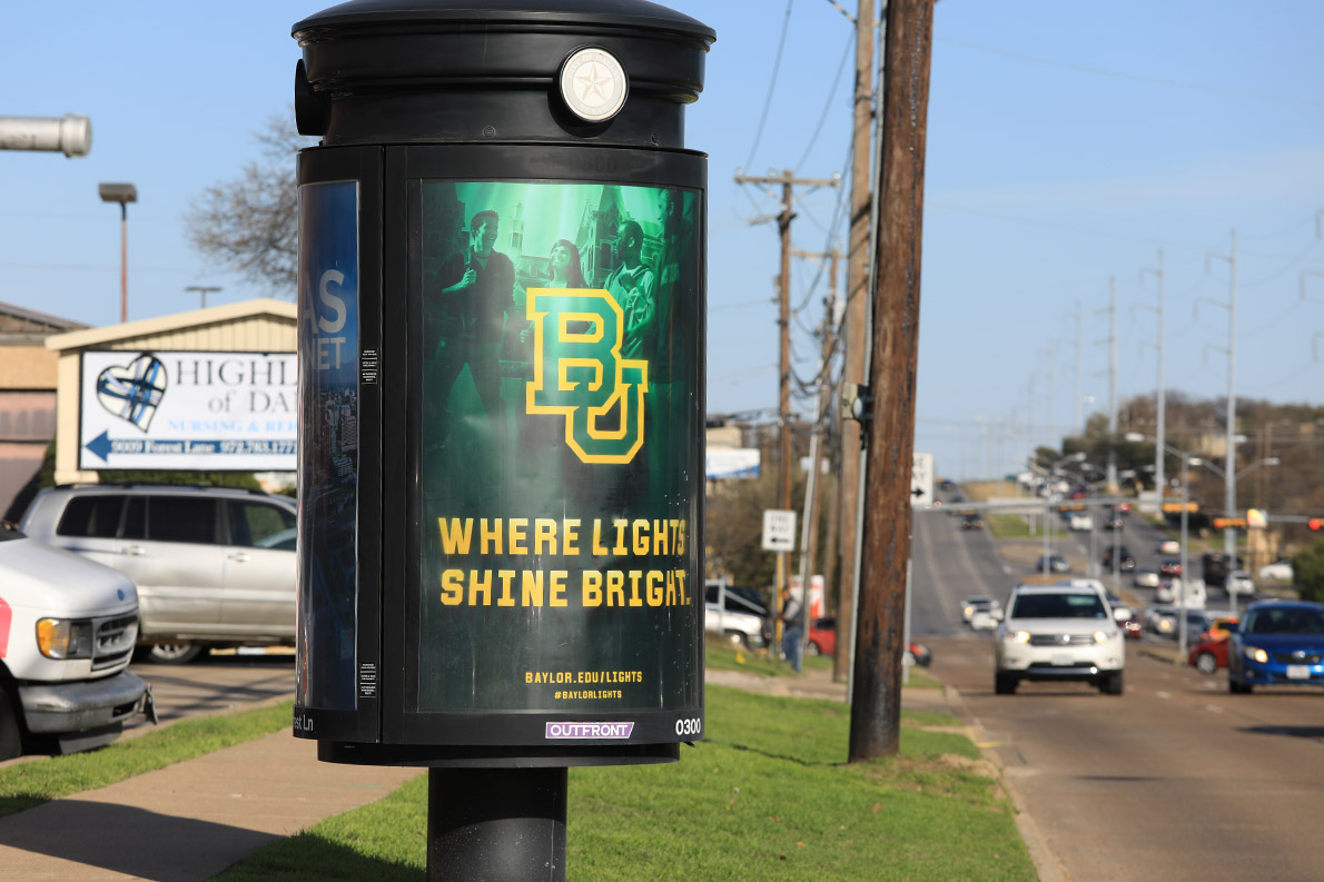 Message kiosks in Dallas and Houston help prospective students and parents see why Baylor University is a place Where Lights Shine Bright.