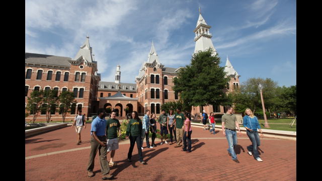 Baylor Sets Overall Enrollment Record for Fall 2012 | Media and Public  Relations | Baylor University