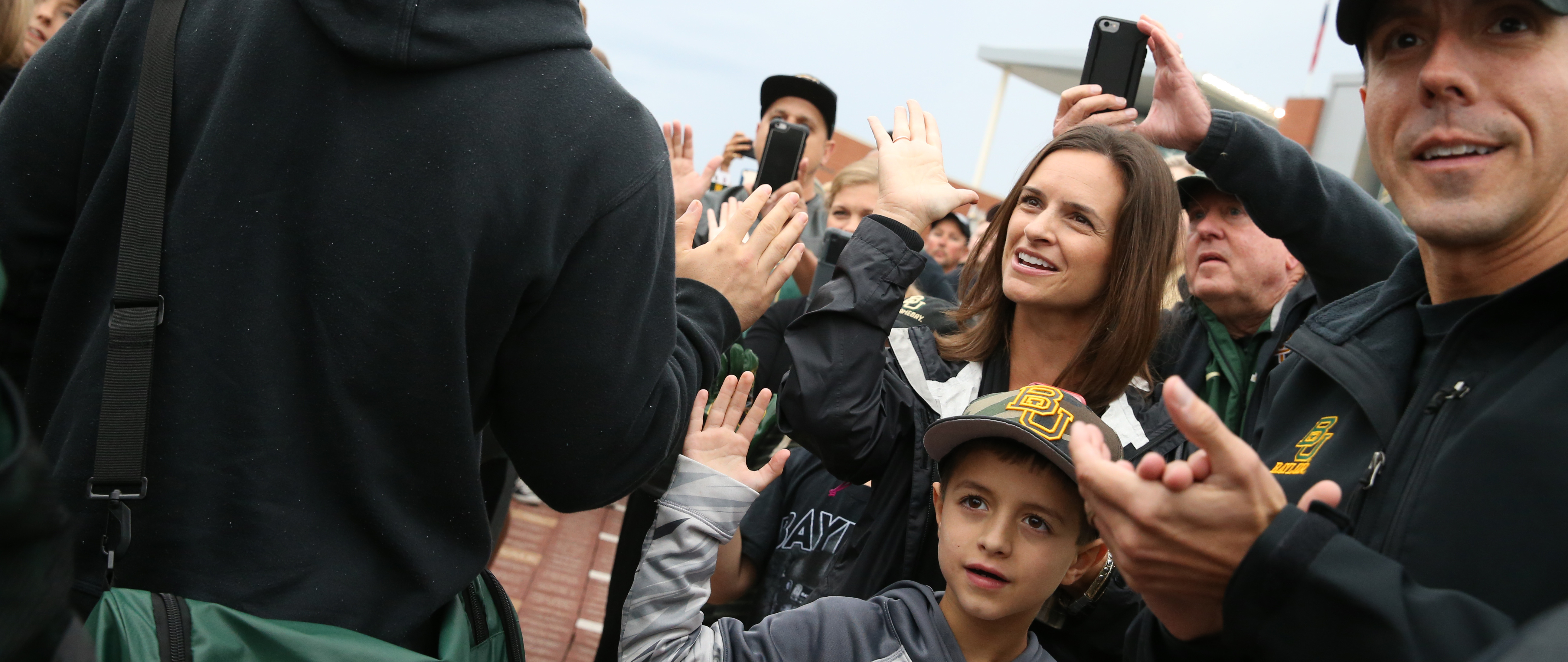 Image of fans at a 2010 Baylor Bear Walk
