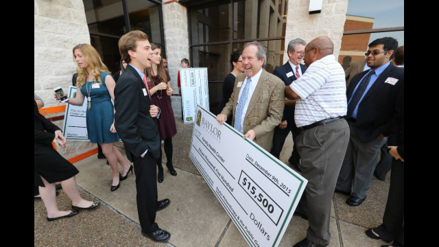 Full-Size Image: Students in Bay...