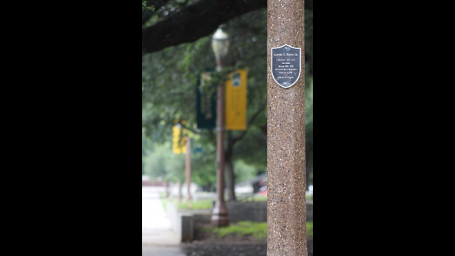 Full-Size Image: lampost3