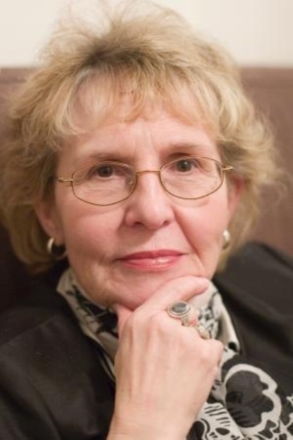 Jean Bethke Elshtain