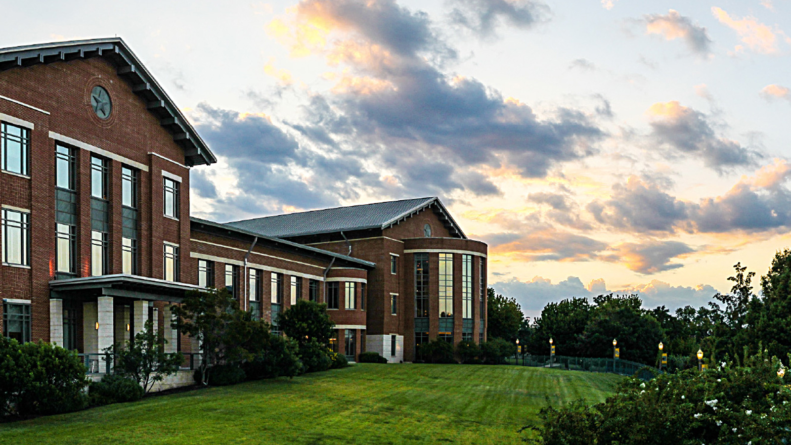 6 Ways Baylor Law Students Learn Law And Service To Others Baylor 