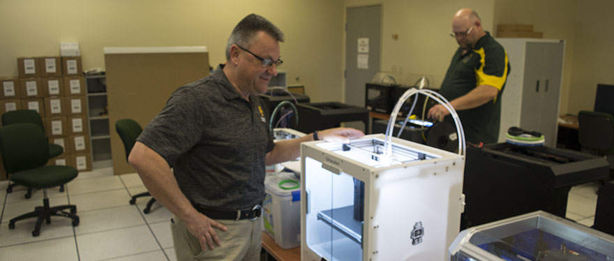 Three dimensional printers create exhibit elements for Baylor Law's Top Gun competiton