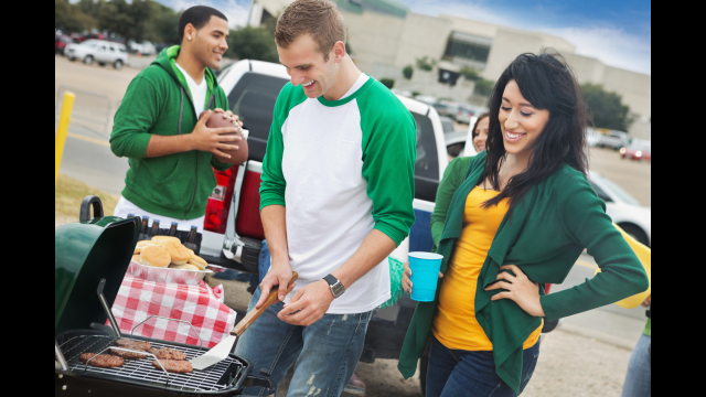 Newswise: Couples Who Tailgate Together Stay Together, Baylor Research Says