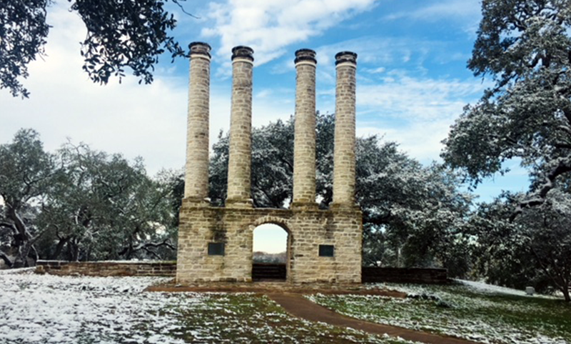 Photo of standing columns at the Baylor campus in Independence