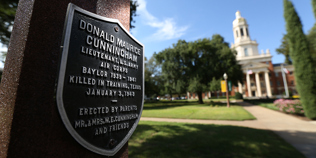 MEMORIAL LAMPPOSTS