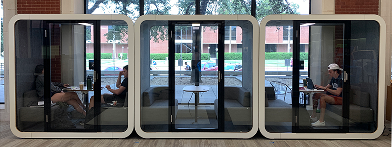 Image of the rounded-corner study pods in Moody Library